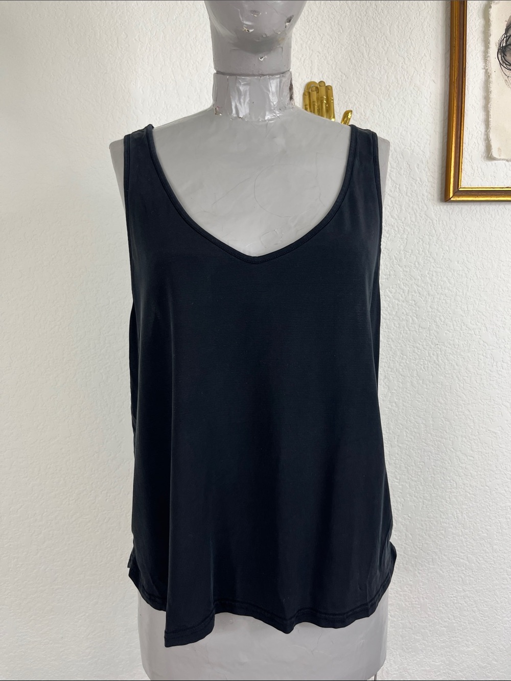 Ores Silk V Neck Low Arm Hole Tank Top